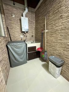 Vonios kambarys apgyvendinimo įstaigoje Hermosa Casa En Pereira Con Piscina
