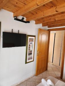 Μια τηλεόραση ή/και κέντρο ψυχαγωγίας στο Breeze apartments-nea plagia ( two floors)