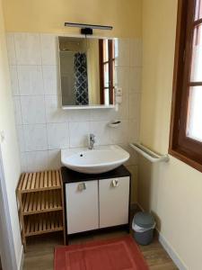Phòng tắm tại Maison atypique en Dordogne - 6 couchages