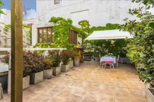 Taman di luar Sky Garden Sarandi [ Studio ] Pool & Barbacue