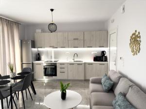 Gallery image of Sun Angelo luxury apartment in Paradise 2 in Arménoi