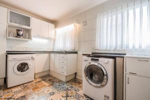 Nhà bếp/bếp nhỏ tại Sky Garden Sarandi [ Cozy ] Pool & Barbacue