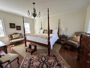 Кровать или кровати в номере Historic Mt Lebanon, The Governor’s Estate
