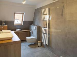 Ένα μπάνιο στο Penthuus Modern retreat +21 φωτογραφίες
