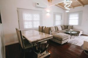 Φωτογραφία από το άλμπουμ του holiday home 3 bed σε DʼArbeau