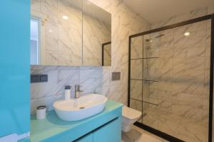 Bilik mandi di Villa Tutar 2 Marmaris Daily Weekly Rentals