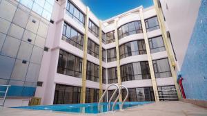 Hotel New Sagar Priya !! Beachfront with Swimming Pool !!内部或周边的泳池