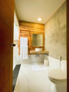 A bathroom at SUFFIX RETREAT