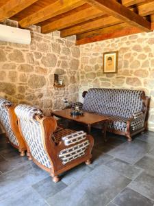 Posezení v ubytování Stone house Goranova kuća