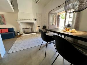 Et opholdsområde på Belle Maison de village Ramatuelle + 32 billeder