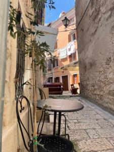 Budova, kde se apartmán nachází + 17 fotografií