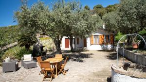 Fotografie z fotogalerie ubytování Welcomely - Badde Nuraghe dimora vista mare con parcheggio privato v destinaci Magomadas + 42 fotografií