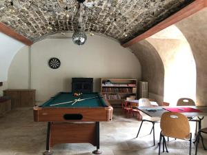 Biliár nebo kulečník v ubytování Château de Termes