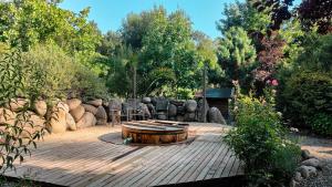 Κήπος έξω από το Tumuñan Lodge