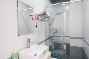 Koupelna v ubytování Mat Troi Vang Dalat Hotel