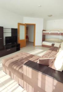 Postel nebo postele na pokoji v ubytování Sea view family apartment Saint Vlas