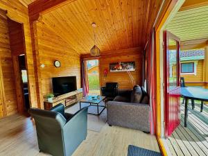 Μια τηλεόραση ή/και κέντρο ψυχαγωγίας στο Kiwi-Cabin 45
