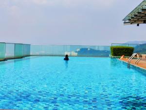 Bazén v ubytování Eko Cheras Mall Duplex 双阳台 Kuala Lumpur MRT & 精品Loft nebo v jeho okolí