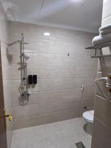 Bathroom sa لافانتا للشقق المخدومه - LAVANTA Hotel