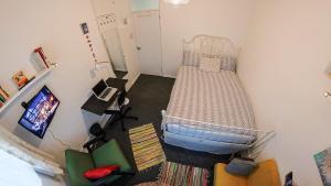 Postel nebo postele na pokoji v ubytování Centrally Located Comfortable Room in London