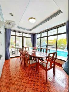 Zdjęcie z galerii obiektu Golden Golf Garden Pool Villa w mieście Ban Huai Yai
