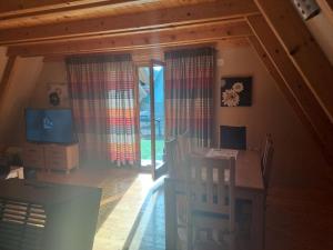 Μια τηλεόραση ή/και κέντρο ψυχαγωγίας στο Gorska vila +12 φωτογραφίες