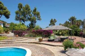 The swimming pool at or close to Villa Sotavent