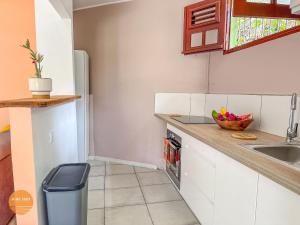 Cuisine ou kitchenette dans l'établissement Villa Doucè Soley