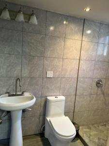 Ένα μπάνιο στο Departamento Tulipán