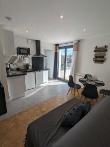 Η κουζίνα ή μικρή κουζίνα στο Cosy et moderne avec Clim - Dent d'Oche