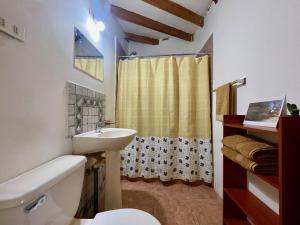 Ванна кімната в Casa Ckamur - refugio de adobe