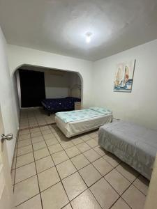 Afbeelding uit fotogalerij van Casa grande y centrica, 3 cuartos y 2 baños in Hermosillo