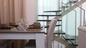 Fotografie z fotogalerie ubytování Chalet Blissful - Serene 2BR Duplex Stay in Oasis, Near Masdar Park v destinaci Abu Dhabi + 32 fotografií