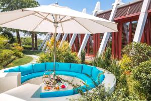 Un jardín fuera de Shanghai Haichang Ocean Park Resort Hotel