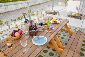 Nápoje v ubytování 沖縄屈指のリゾートエリア恩納村の1棟貸し切り別荘へめんそーれ