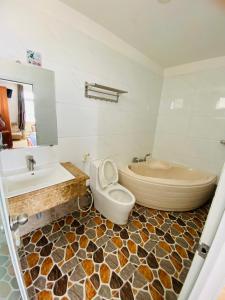 Koupelna v ubytování Nhat Hoang Hotel