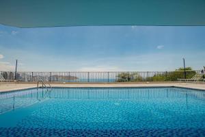 A piscina localizada em (Cascadas) Oceanfront Balcony Private Pool/Hot Tub ou nos arredores