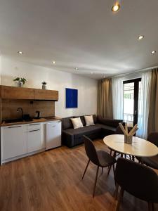 TV a/nebo společenská místnost v ubytování Apartments Vukovic