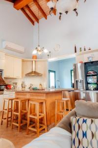 Kuchyň nebo kuchyňský kout v ubytování The elegance of Tierra del Sol with private pool + 25 fotografií