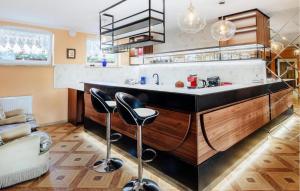 Η κουζίνα ή μικρή κουζίνα στο 1 Bedroom Cozy Apartment In Chlapowo +8 φωτογραφίες