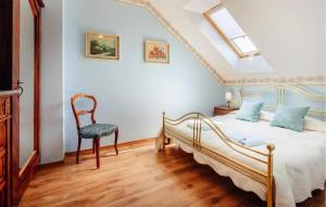 Ένα ή περισσότερα κρεβάτια σε δωμάτιο στο Awesome Apartment In Chlapowo With Wifi