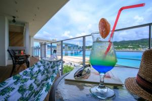 Bazén v ubytování ビーチまで徒歩1分！海辺の家でゆったりと過ごせるハワイアンスタイルの一軒家！ nebo v jeho okolí