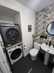 Koupelna v ubytování Stylish home in Linlithgow with free parking