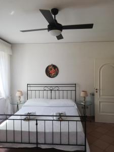 Villa Marila relax con piscina in campagna tesisinde bir odada yatak veya yataklar