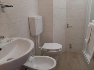 Koupelna v ubytování Pensione TOSCA B&B Cattolica