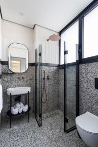 Koupelna v ubytování Mulan Hotel