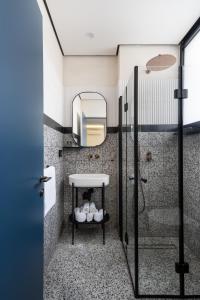 Koupelna v ubytování Mulan Hotel + 37 fotografií