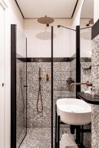 Koupelna v ubytování Mulan Hotel