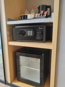 Tuke Hotel Shanghai Hongqiao Center Branch的厨房或小厨房