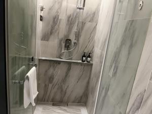 Tuke Hotel Shanghai Hongqiao Center Branch的一间浴室